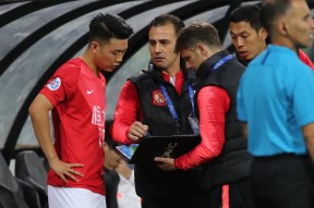 包含里程碑夜亚特兰大队长鼓劲，亚冠今晨刷纪录，球迷炸锅，纪律约束更严格的词条